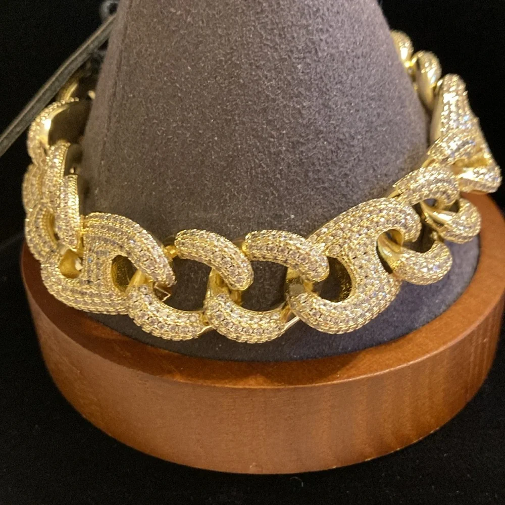 NWT men’s gold tone chunky chain link bracelet with white crystals